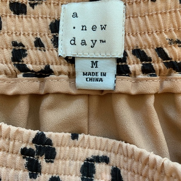 A New Day Cheetah Skirt (M) - Picture 2 of 3